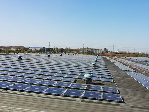 2014年集团850万kWh光伏发电站投入使用